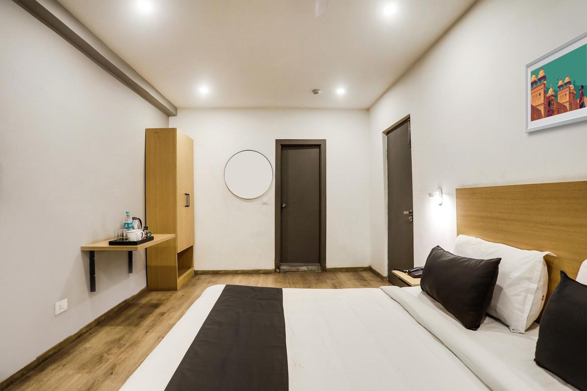 Townhouse Rajdhani Residency Sururnagar Eksteriør bilde