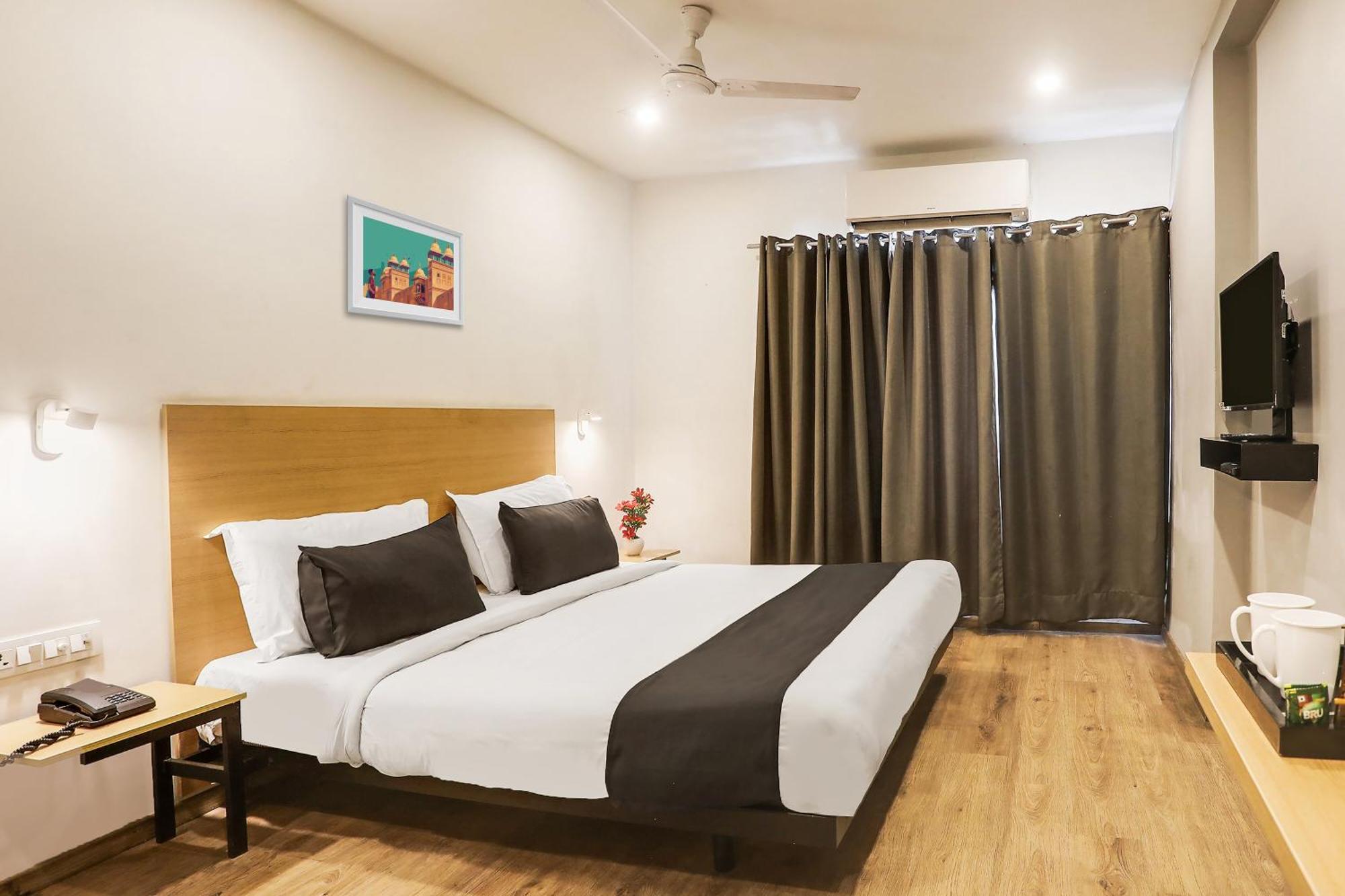Townhouse Rajdhani Residency Sururnagar Eksteriør bilde